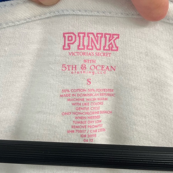 Pink by Victoria’s Secret Atlanta Braves Baseball Tee Shirt Size Small - Picture 4 of 7